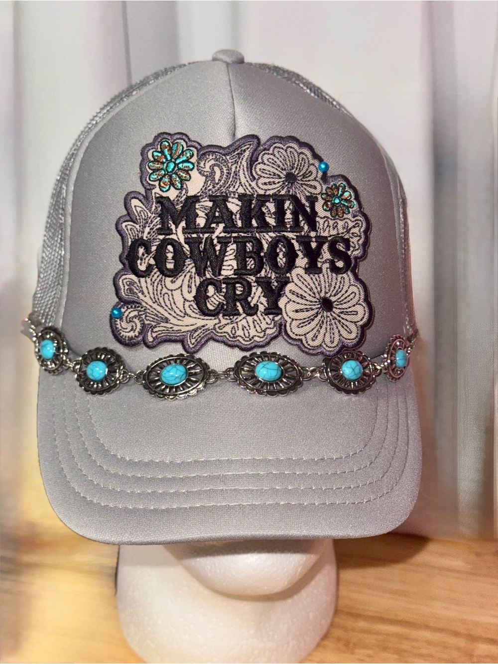 MAKIN COWBOYS CRY TRUCKER HAT